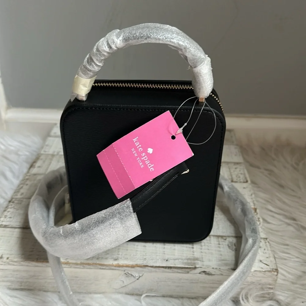 Nwt Kate spade Disney Minnie Mouse vanity bag